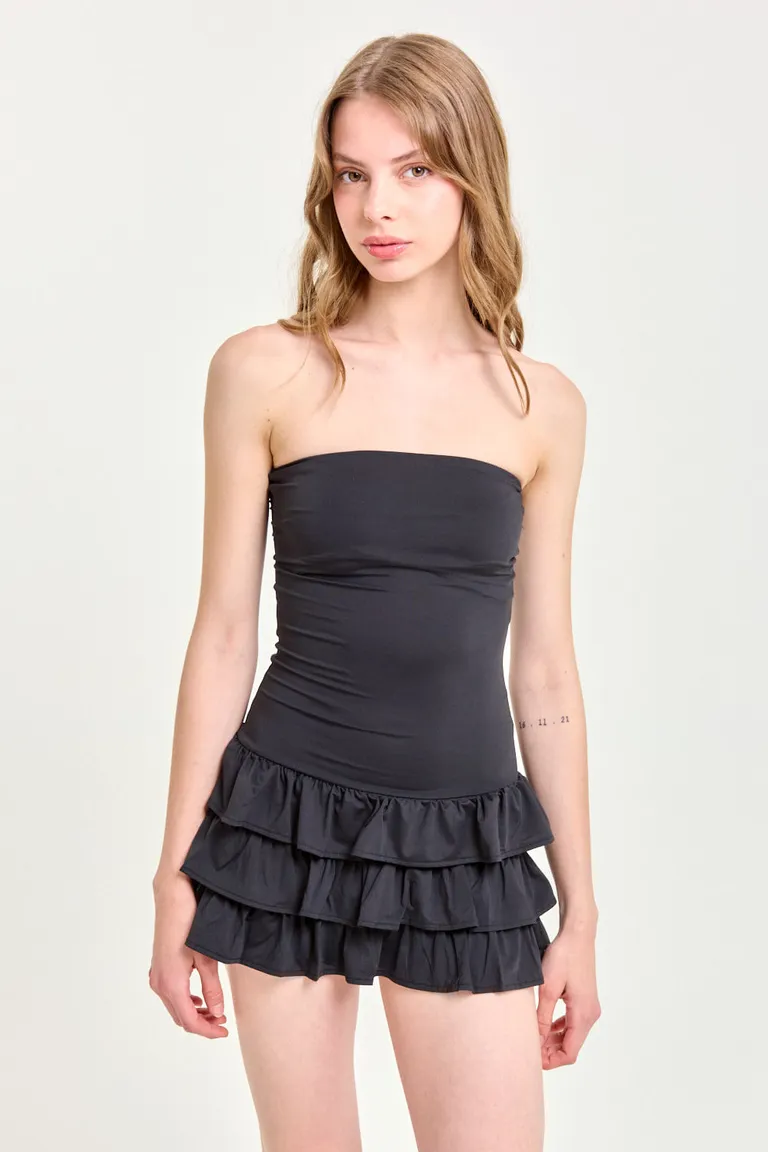 Vestido strapless de microfibra con volados y mini short de forrería de 47 Street en Vestidos para argentina