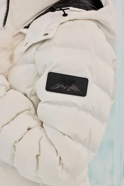 Campera puffer grab my skis de Fashion Nova en Chaquetas para argentina