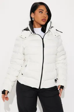 Campera puffer grab my skis de Fashion Nova en Chaquetas para argentina