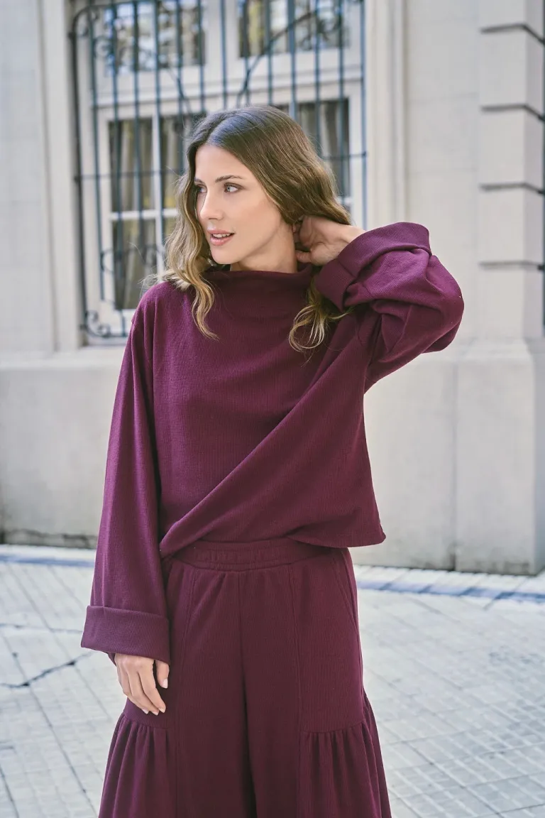 Buzo amplio con mangas amplias, diseño versátil y elegante para tu look casual de Belle en Buzos y Sweaters para argentina