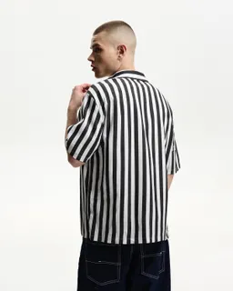 Camisa relax manga corta de Bershka en Camisas para argentina
