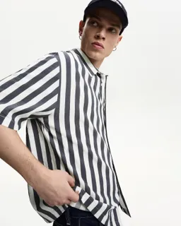 Camisa relax manga corta de Bershka en Camisas para argentina