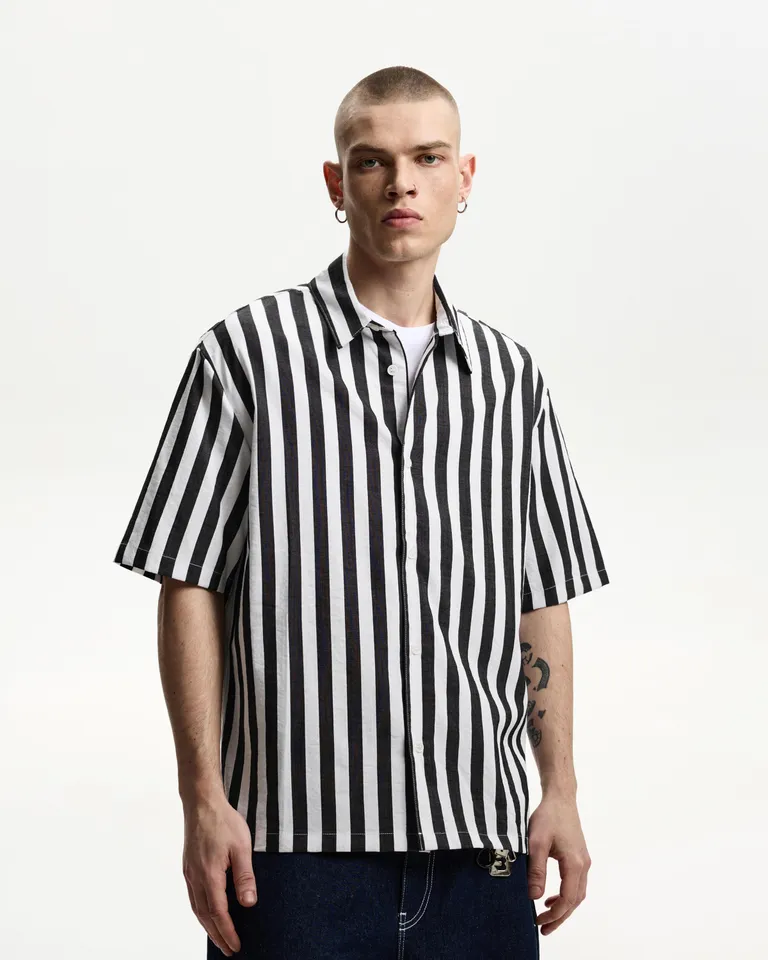 Camisa relax manga corta de Bershka en Camisas para argentina
