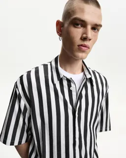 Camisa relax manga corta de Bershka en Camisas para argentina