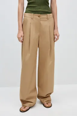 Pantalón pinzado wide leg de Mango en Pantalones para argentina
