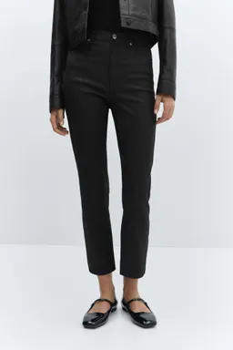 Jeans claudia slim crop encerados de Mango en Pantalones para argentina
