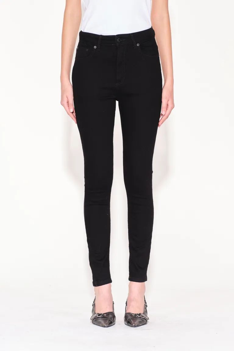 Pantalones negros de cintura alta con diseño skinny y acabado premium de Ay Not Dead en Pantalones para argentina