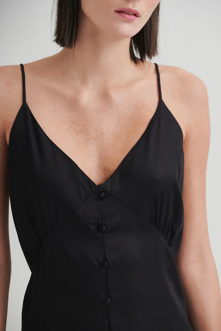 Vestido Juliette: Elegancia y Sofisticación en un Diseño Minimalista de Sweet en Vestidos para argentina