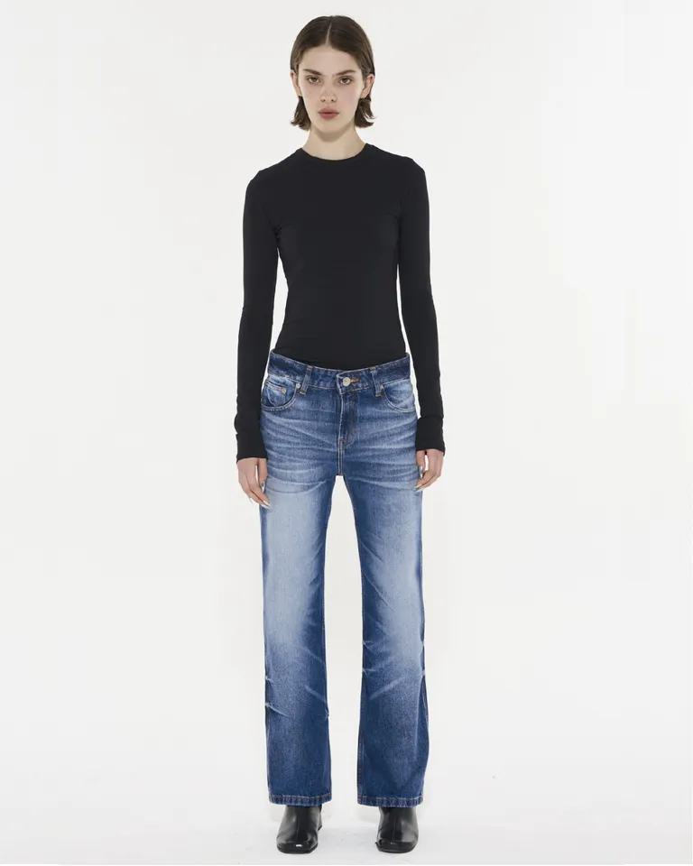 Pantalón vaquero de corte amplio y relajado en denim azul oscuro de Ay Not Dead en Pantalones para argentina