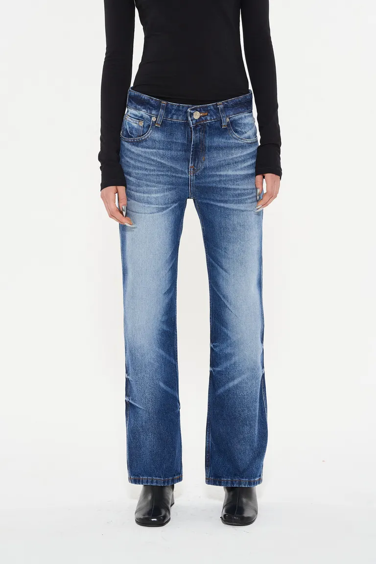 Pantalón vaquero de corte amplio y relajado en denim azul oscuro de Ay Not Dead en Pantalones para argentina