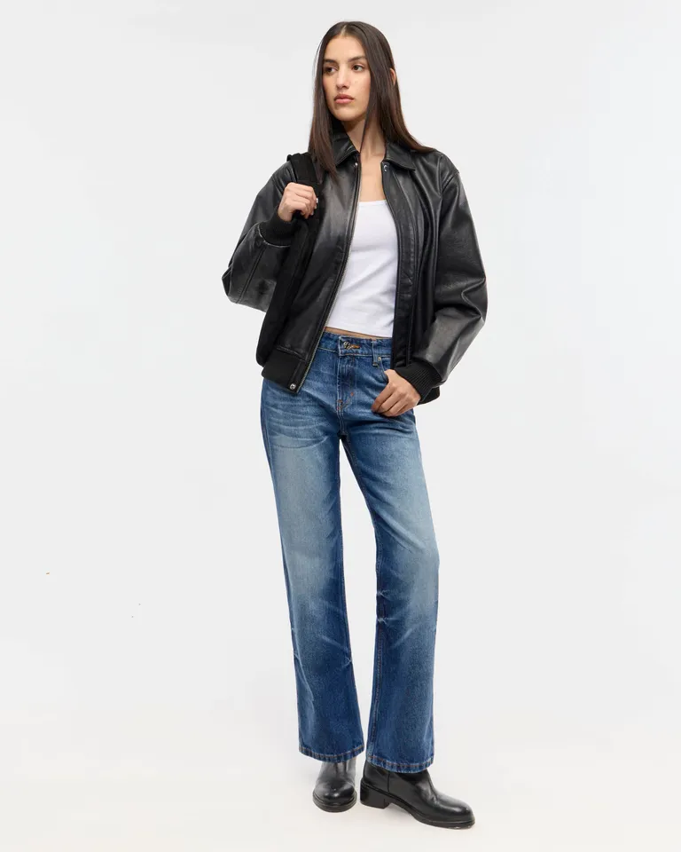 Pantalón vaquero de corte amplio y relajado en denim azul oscuro de Ay Not Dead en Pantalones para argentina