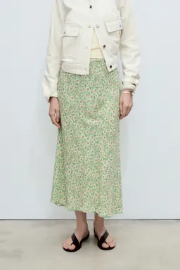 Falda larga evasé floral de Mango en Faldas para argentina