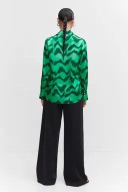 Camisa satinada estampada de Mango en Camisas para argentina