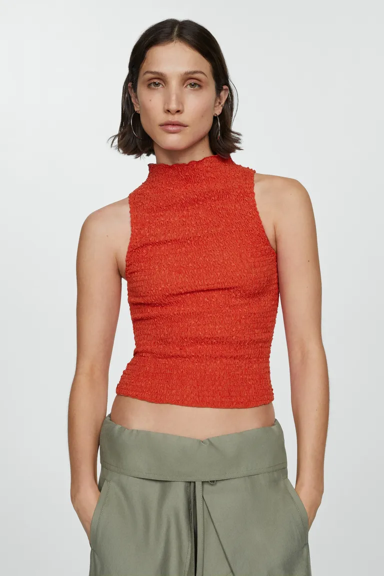 Top textura fruncida de Mango en Tops para argentina