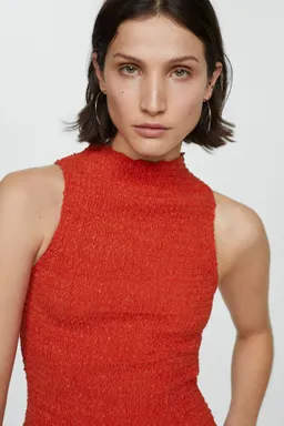 Top textura fruncida de Mango en Tops para argentina
