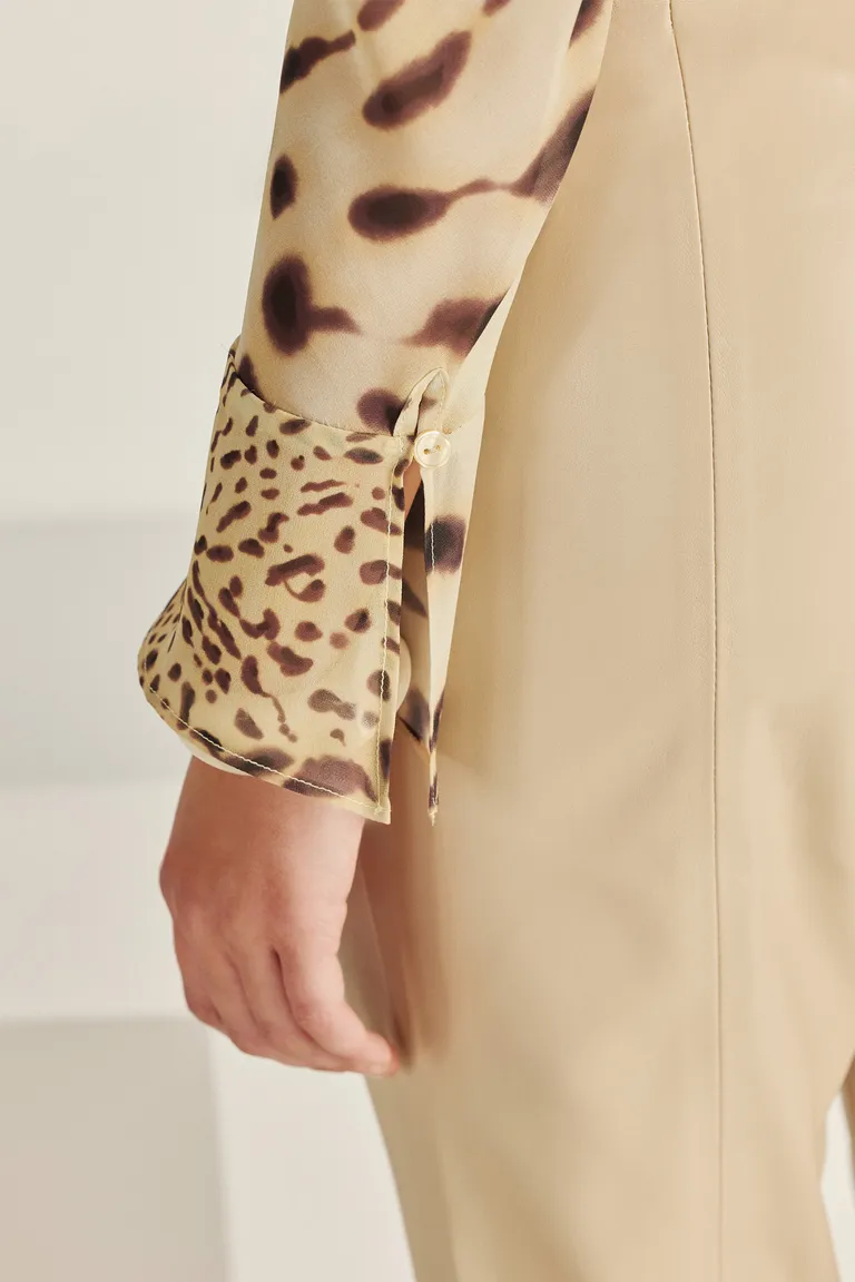 Camisa de gasa con estampado exclusivo, ideal para un look casual chic de Tucci en Camisas para argentina