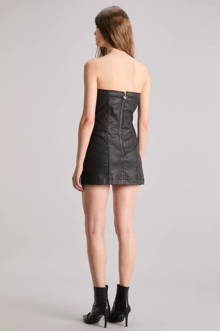 Vestido premium de corte slim con acabado similar al cuero de Kosiuko en Vestidos para argentina