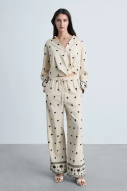 Pantalón recto bordado de Mango en Pantalones para argentina