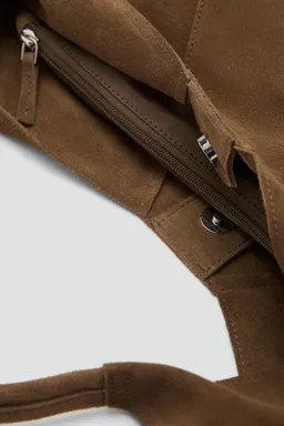 Bolso serraje hombro de Mango en Bolsos y Carteras para argentina