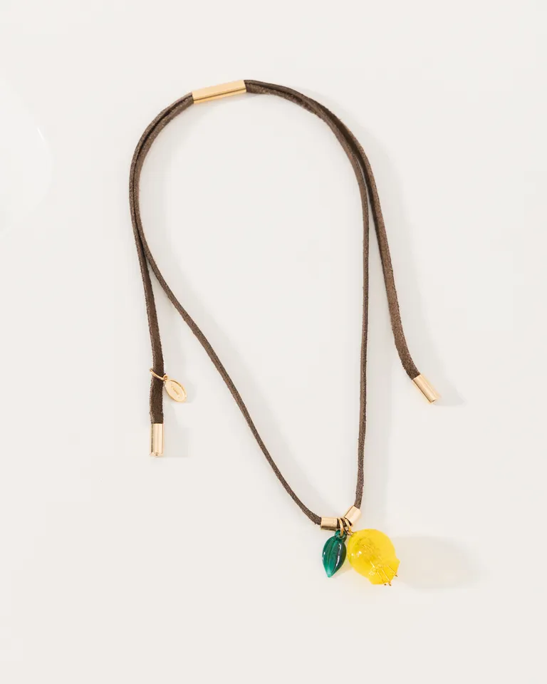 Collar regulable con dije de tulipán artesanal en diseño minimalista de Jazmin Chebar en Bijouterie para argentina