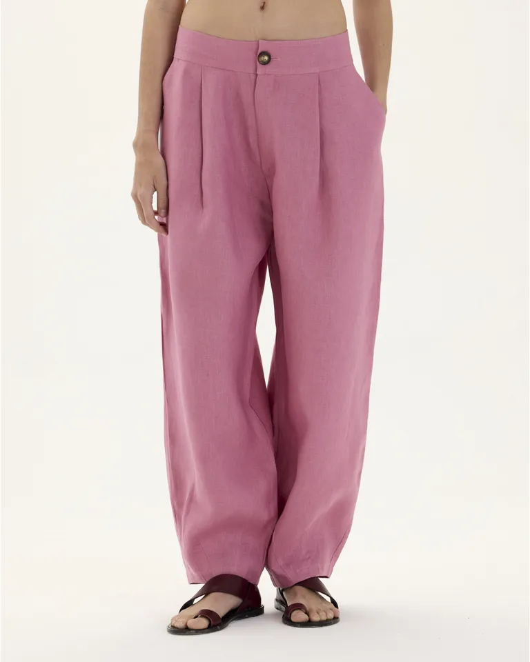 Pantalón megan: Diseño babucha, pinzas y bolsillos plaqué para una figura definida de Blue Sheep en Pantalones para argentina