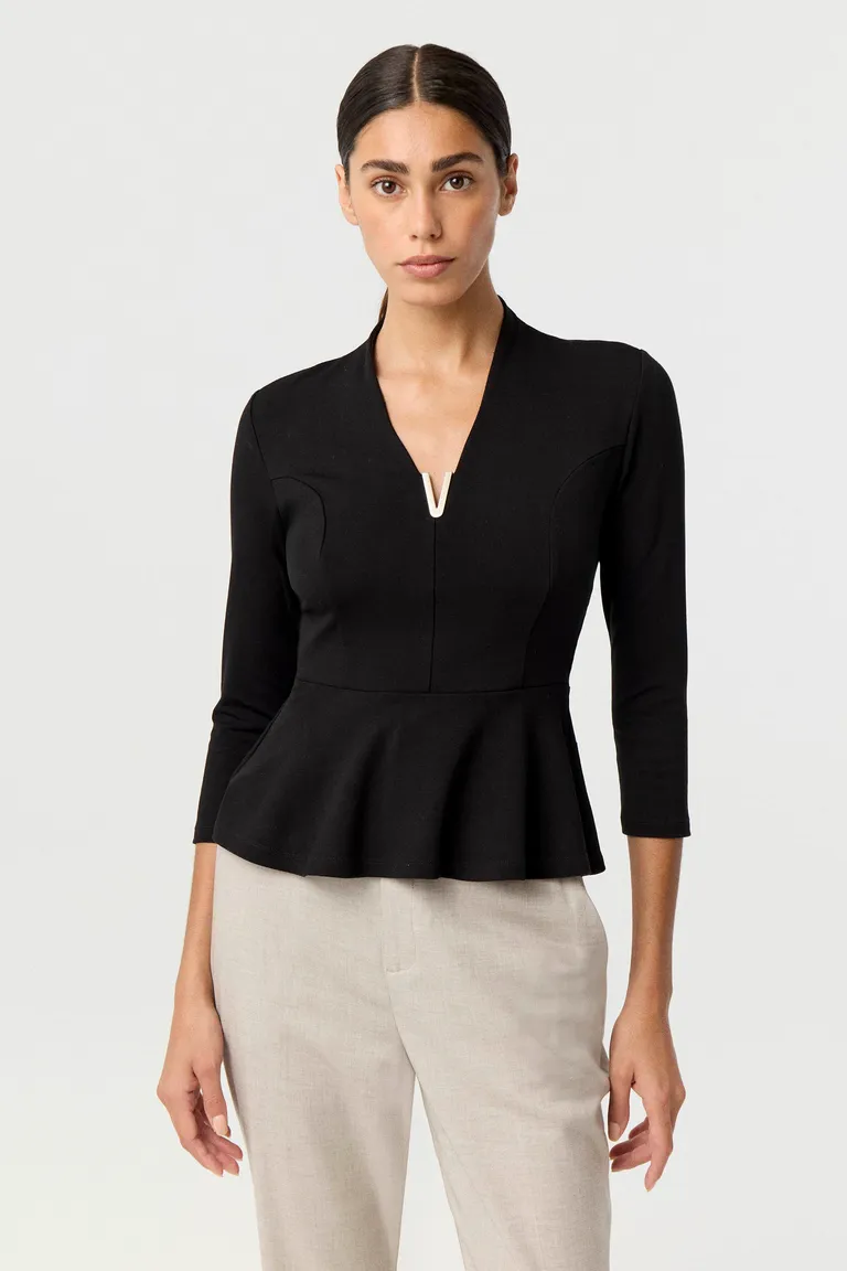 Remera de punto con mangas tres cuartos escote en V y detalle de péplum entallado de Markova en Remeras para argentina