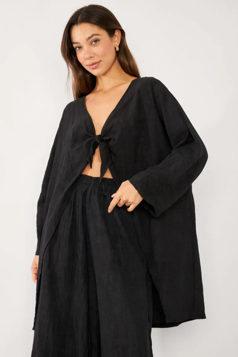 Kimono plisado de tela negra, diseño largo y elegante para mujer de Belle en Kimonos para argentina