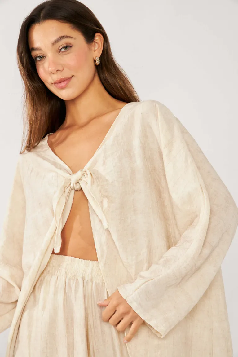 Kimono plisado de tela negra, diseño largo y elegante para mujer de Belle en Kimonos para argentina