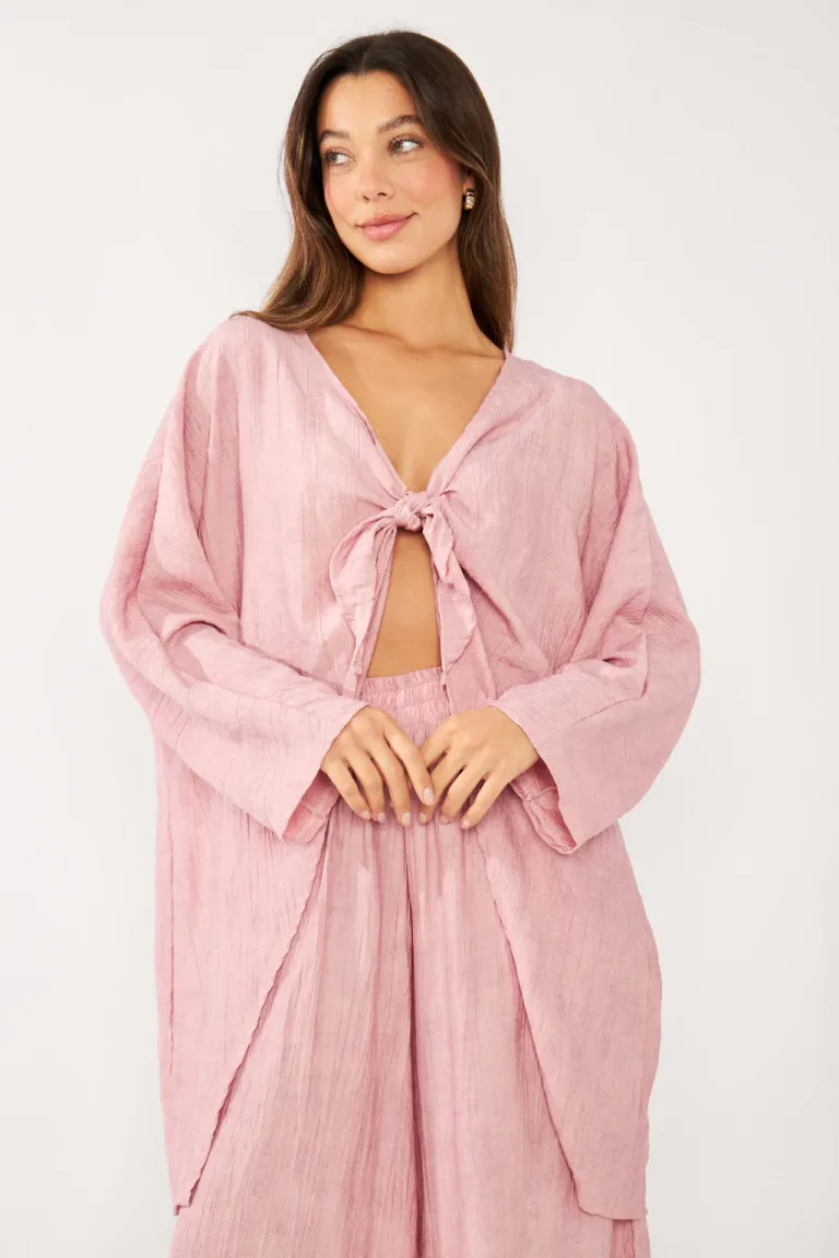 Kimono plisado de tela negra, diseño largo y elegante para mujer de Belle en Kimonos para argentina