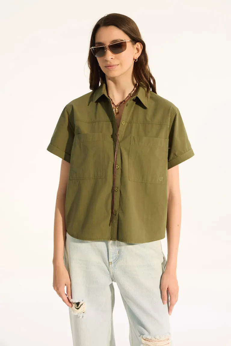 Camisa poplin de manga corta y cuello a la base en color verde para mujer de Portsaid en Camisas para argentina