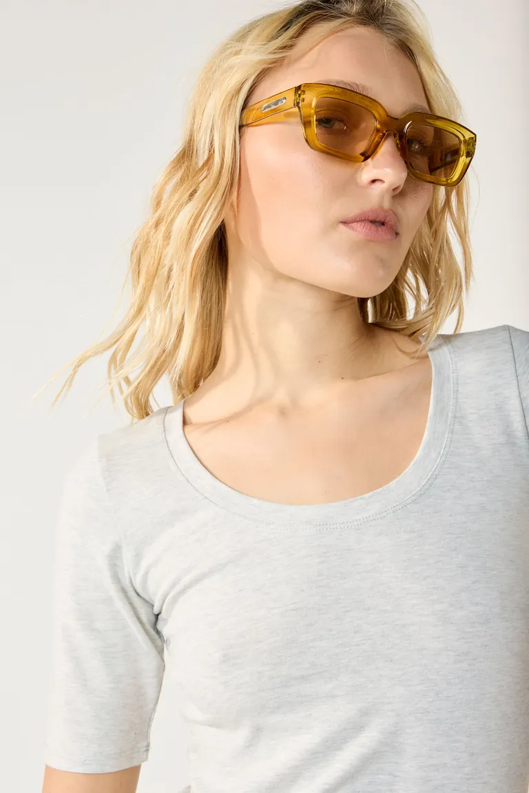 Remera básica de algodón con manga corta para mujer de Cuesta Blanca en Remeras para argentina