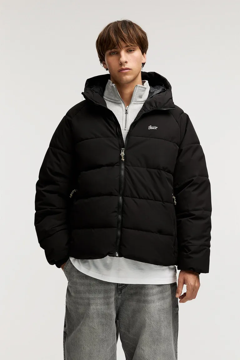 Campera acolchada capucha de Pull&Bear en Abrigos y Camperas para argentina