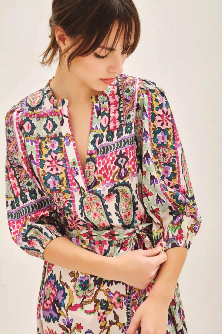 Vestido corto estampado con cuello redondo y mangas 3/4 de Rapsodia en Vestidos para argentina