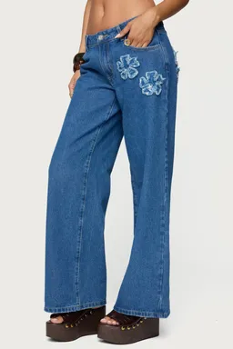 Jeans tiro bajo parche floral de Edikted en Pantalones para argentina