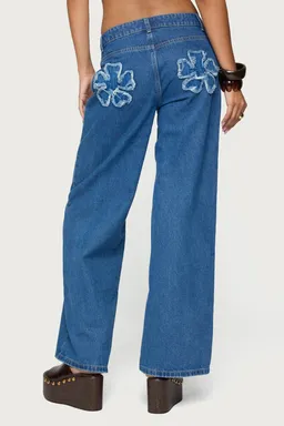 Jeans tiro bajo parche floral de Edikted en Pantalones para argentina