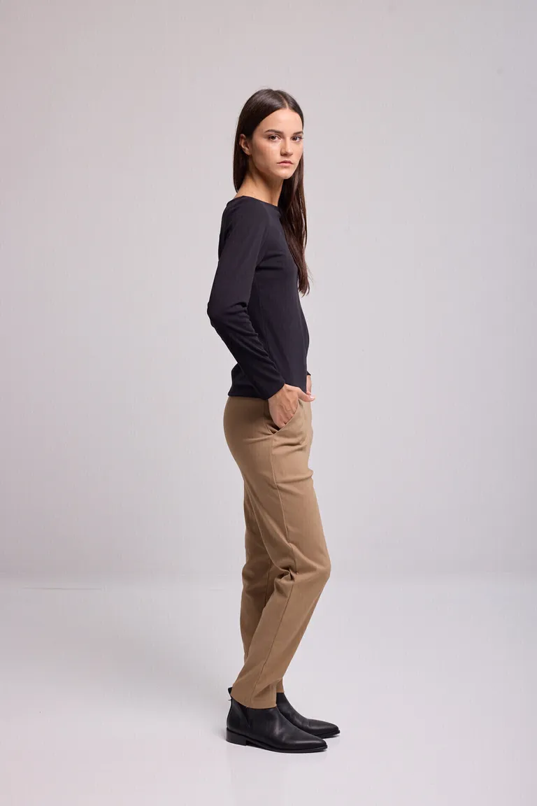 Remera de mujer manga larga con escote tipo bote de Kill en Remeras para argentina