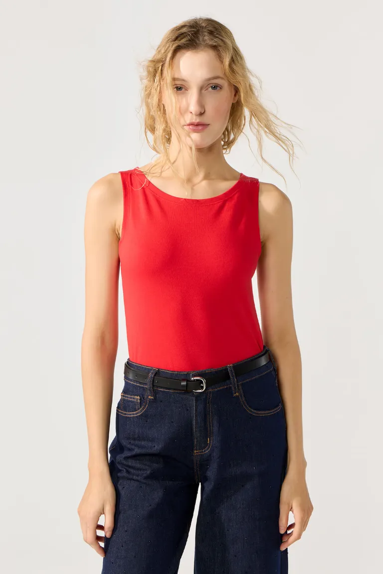 Remera de Algodón Roja de Corte Clásico para Mujer de Cuesta Blanca en Remeras para argentina