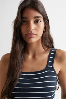 Top rayado con tirantes de Mango Teen en Tops para argentina