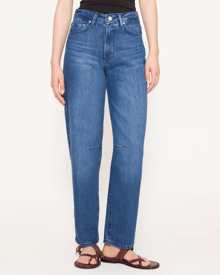 Jeans de silueta holgada y tiro largo en azul medio de Jazmin Chebar en Pantalones para argentina