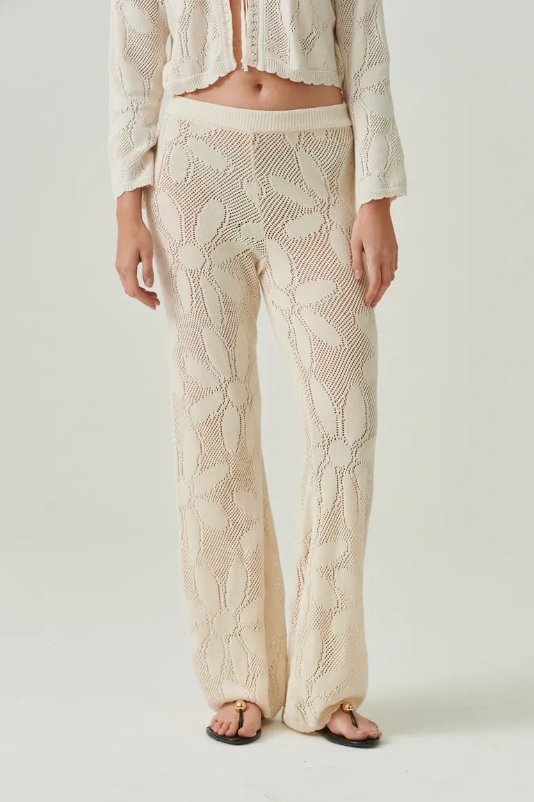 Pantalón de algodón con diseño calado floral, prenda única y fresca de Sweet en Pantalones para argentina