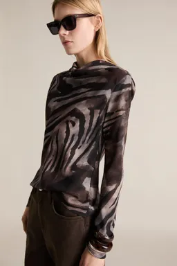 Blusa satinada cebra de Mango en Blusas para argentina
