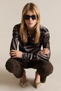 Blusa satinada cebra de Mango en Blusas para argentina