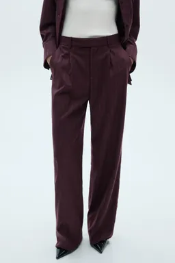 Pantalón pinzas raya diplomática de Mango en Pantalones para argentina