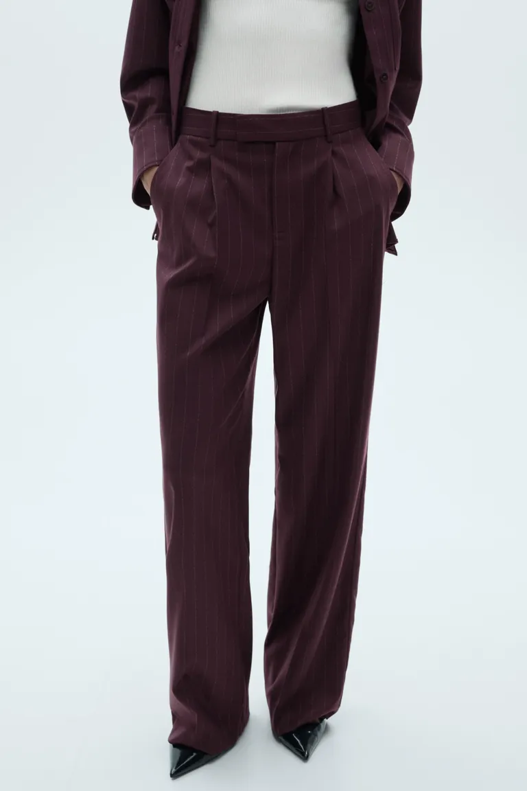 Pantalón pinzas raya diplomática de Mango en Pantalones para argentina