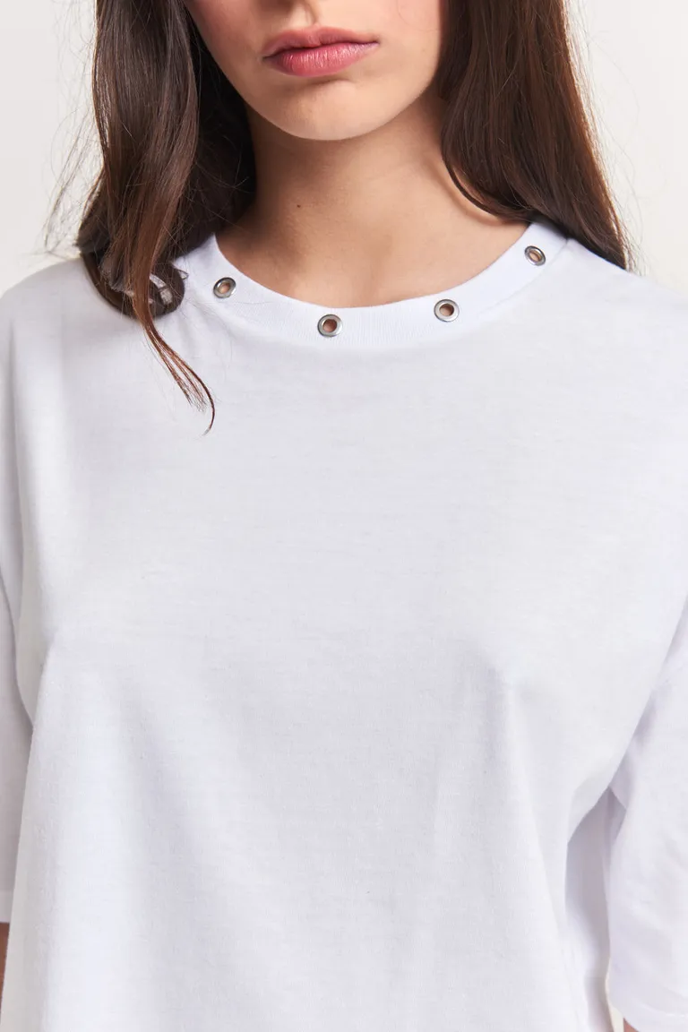 Remera blanca de algodón con detalles metálicos en el cuello y el dobladillo de 47 Street en Remeras para argentina