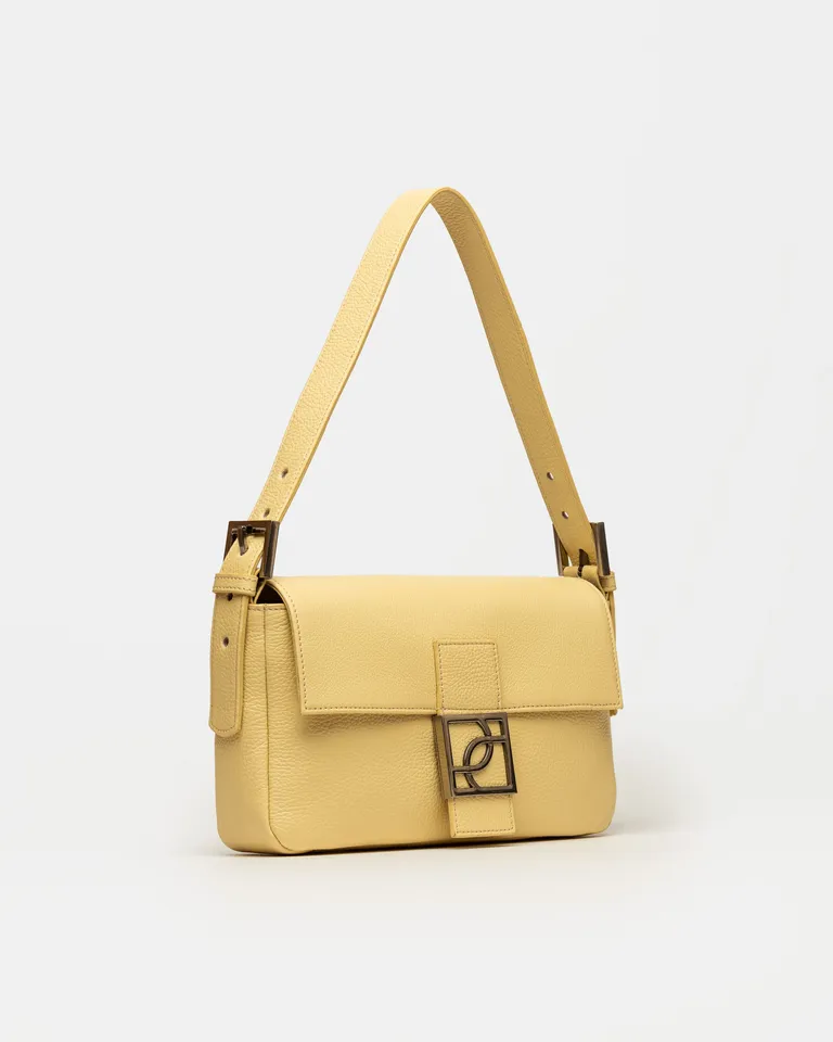 Cartera de hombro en cuero graneado de la colección Signature de Prüne en Bolsos y Carteras para argentina