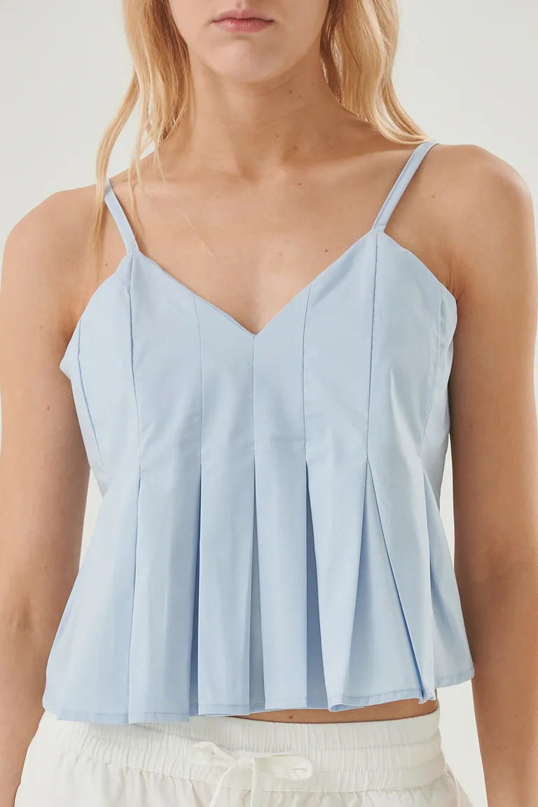 Top celeste con diseño de tablas, una prenda versátil y femenina para el verano de Sweet en Tops para argentina