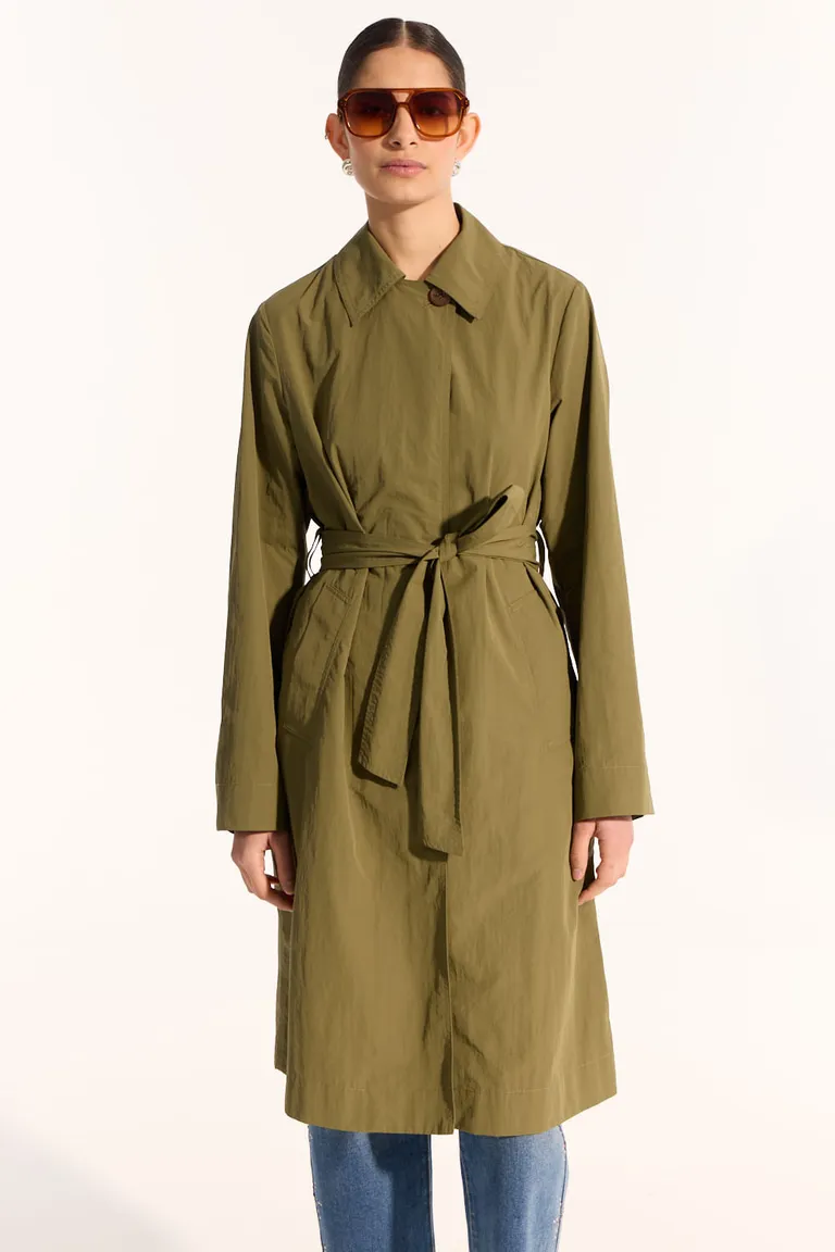 Abrigo largo clásico en tonos verdes con cinturón y bolsillos de Portsaid en Tapados para argentina