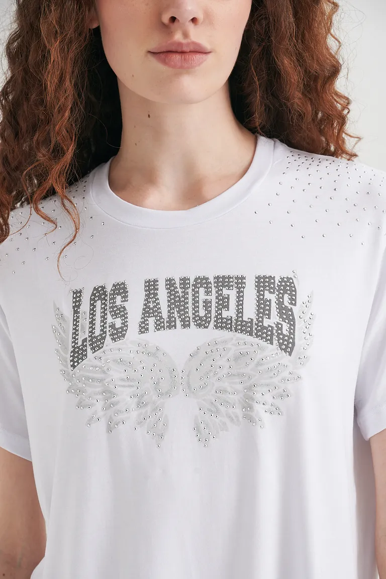 Remera estampada 'los angeles' con detalles brillantes y diseño relajado de Sweet en Remeras para argentina