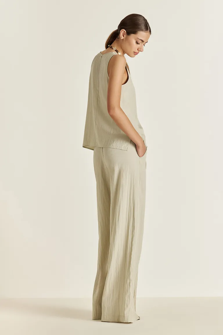 Top confeccionado en género liviano y texturado, ideal para el verano de Tucci en Tops para argentina